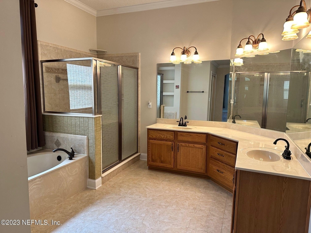1439 Barrington Circle - Photo 12