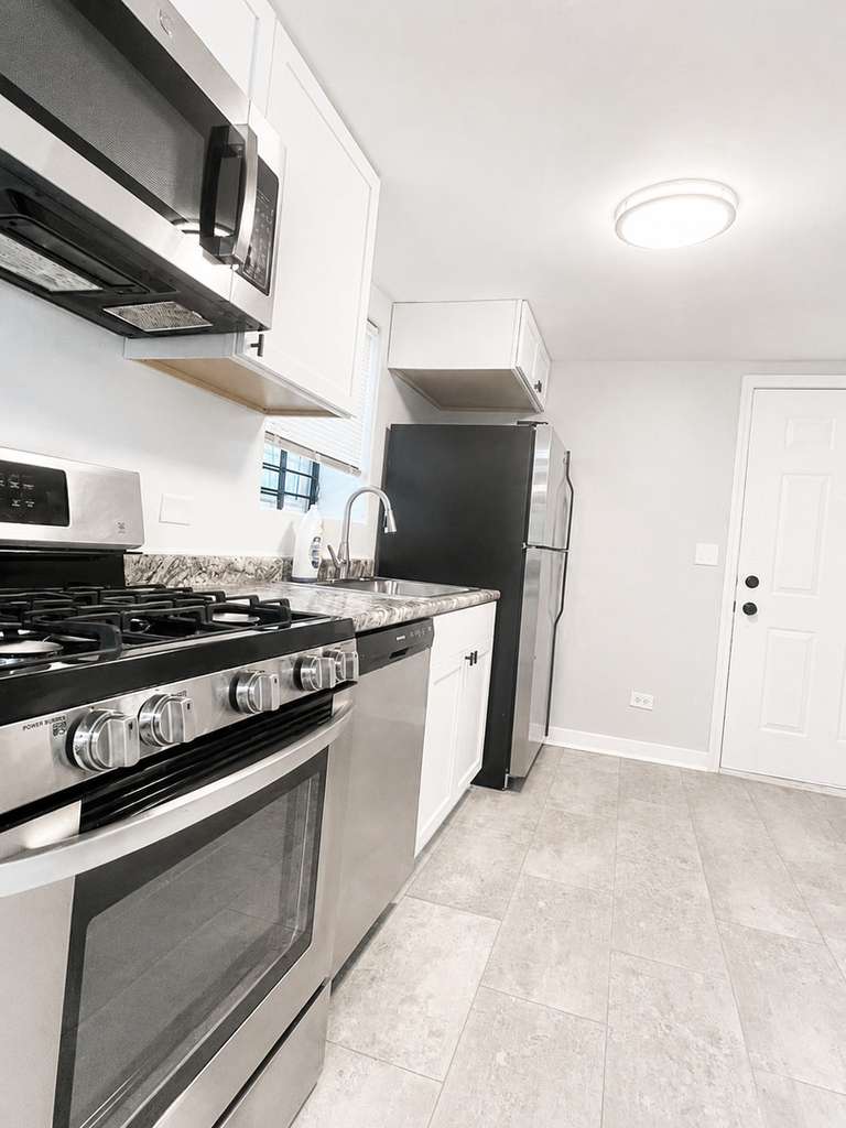 1249 S Kolin Avenue - Photo 2