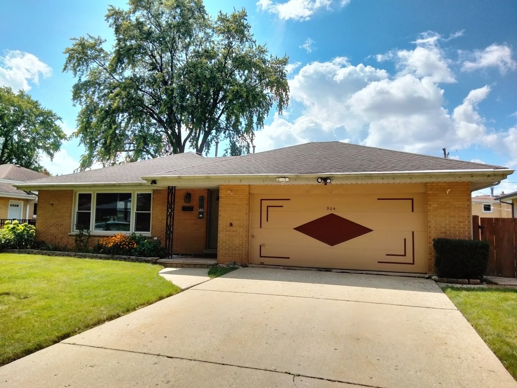 904 S Edward Street - Photo 0