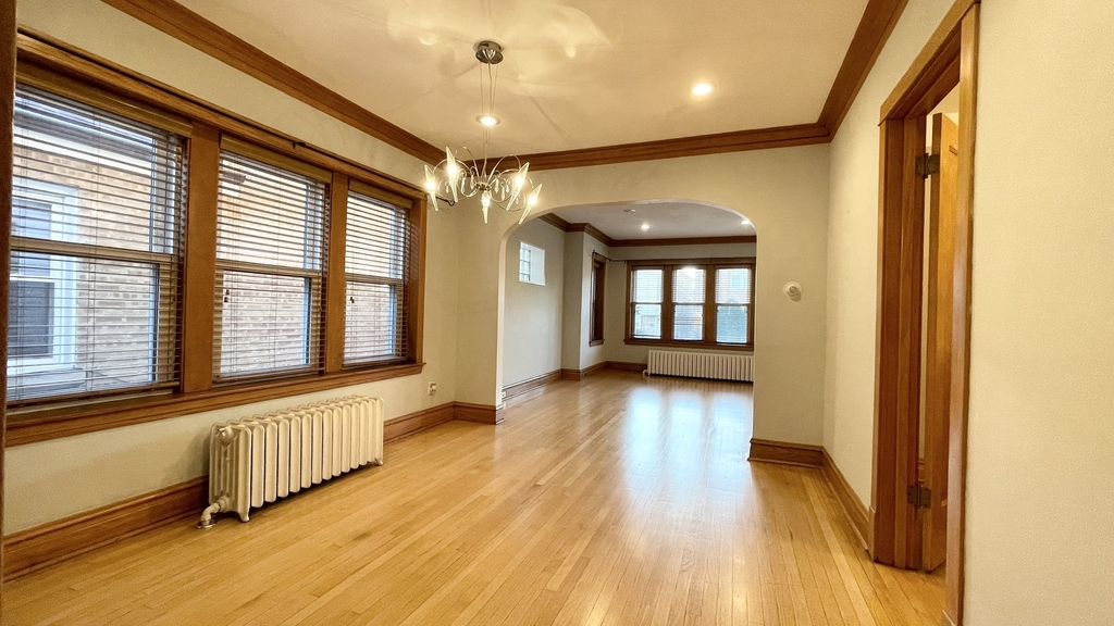 4943 N Marmora Avenue - Photo 2