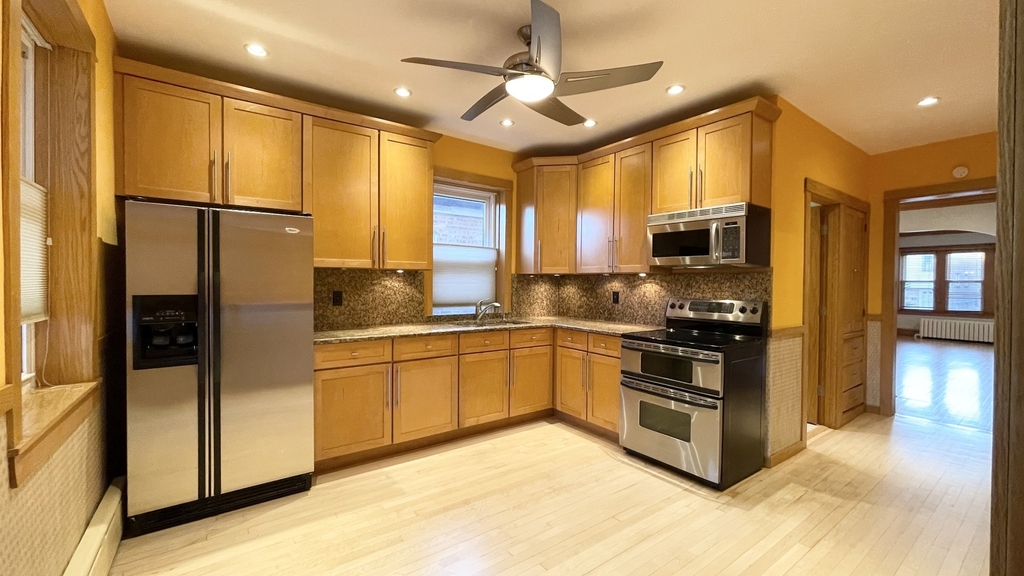 4943 N Marmora Avenue - Photo 5