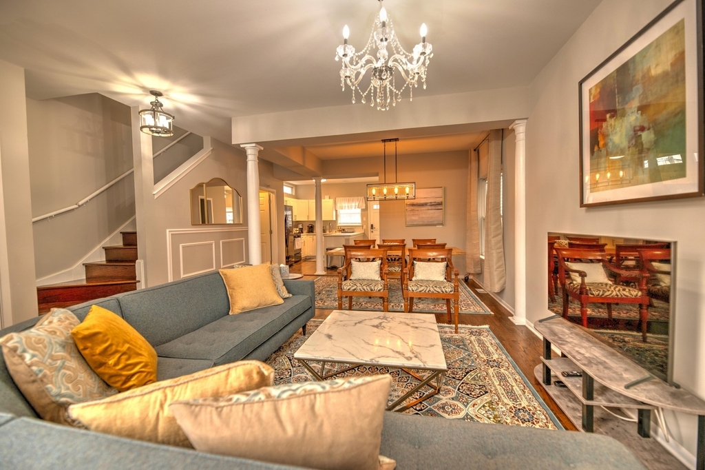 2718 W Washington Boulevard - Photo 1