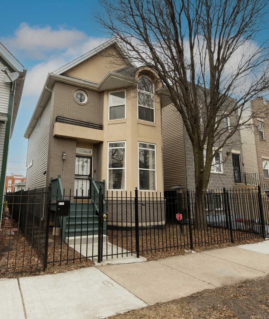 2718 W Washington Boulevard - Photo 0