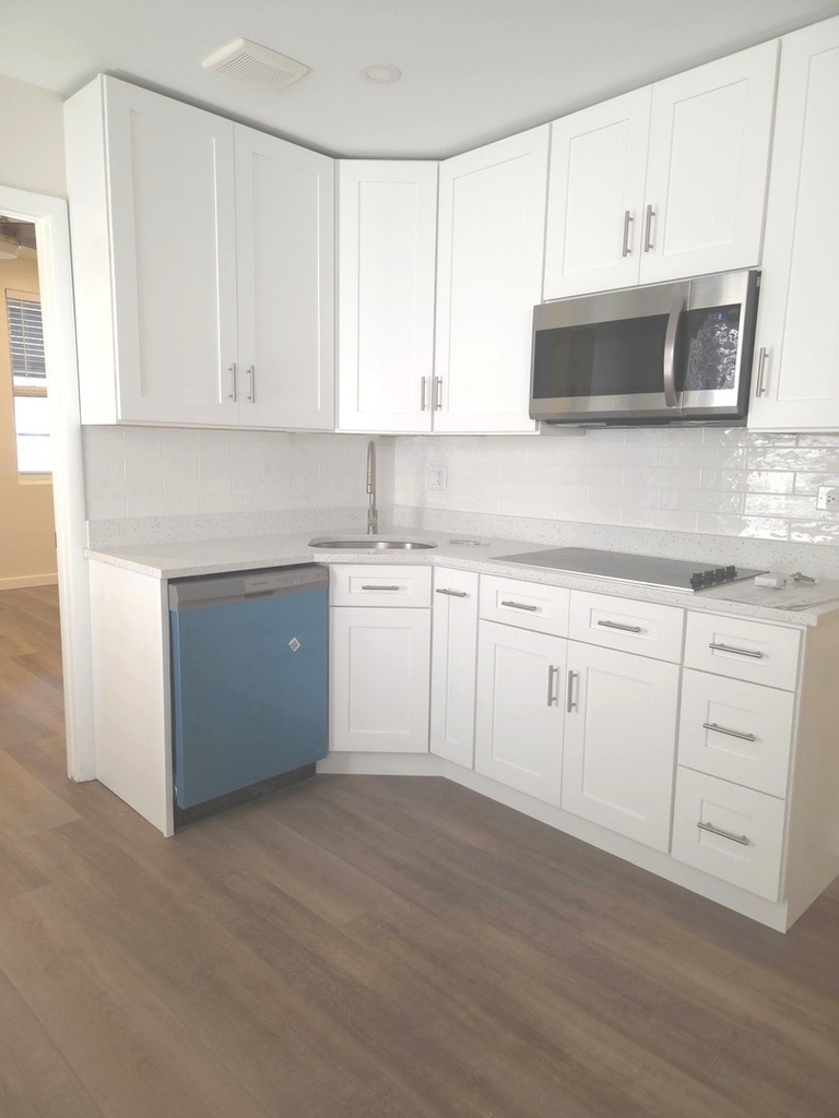 607 N Wells Street - Photo 1