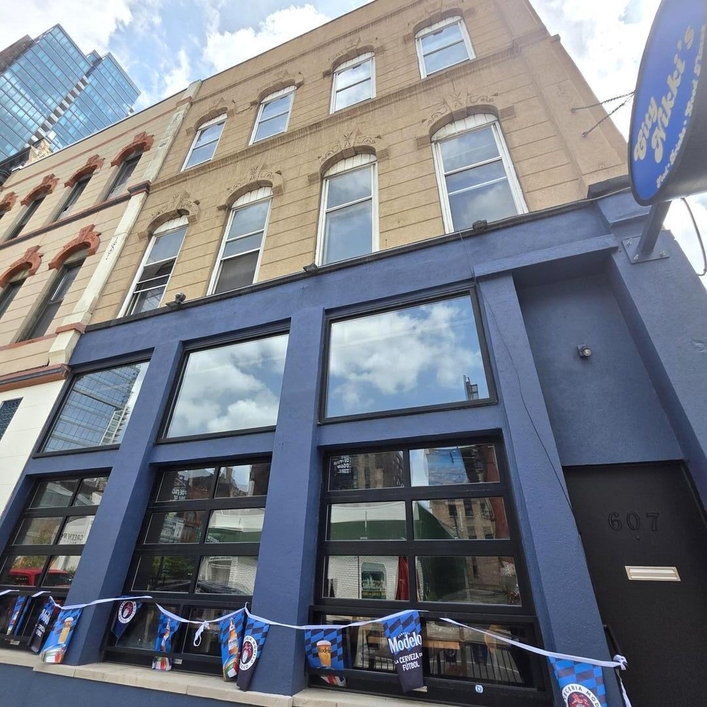 607 N Wells Street - Photo 0
