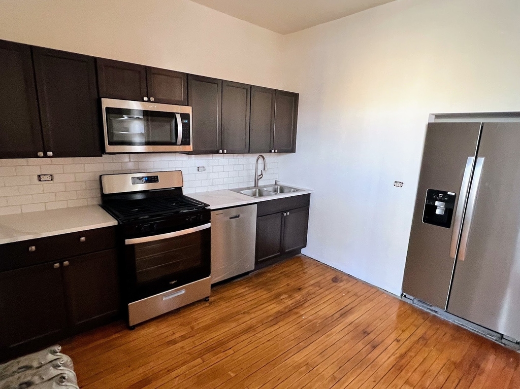 3212 W Altgeld Street - Photo 4