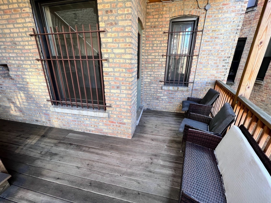 3212 W Altgeld Street - Photo 5