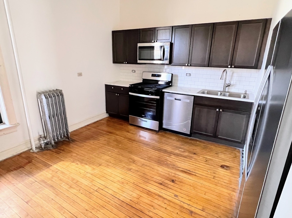 3212 W Altgeld Street - Photo 2
