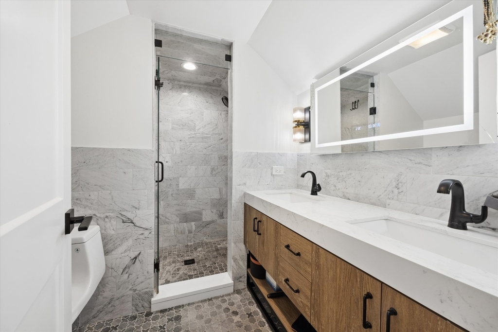 146 E Maple Street - Photo 12