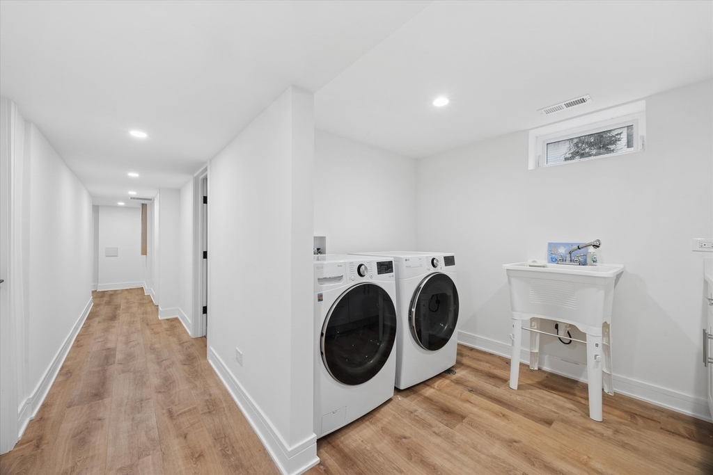 146 E Maple Street - Photo 11