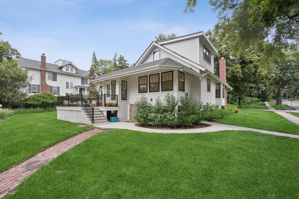 146 E Maple Street - Photo 1