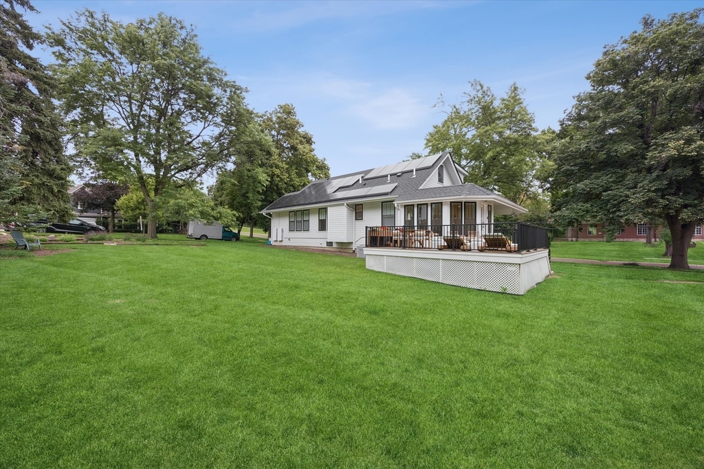 146 E Maple Street - Photo 14