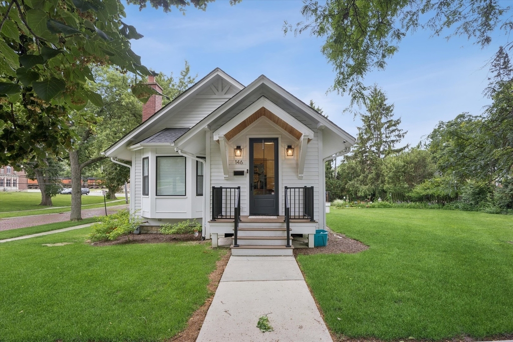 146 E Maple Street - Photo 0