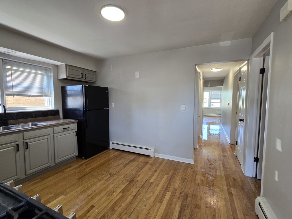 525 25th Avenue - Photo 3