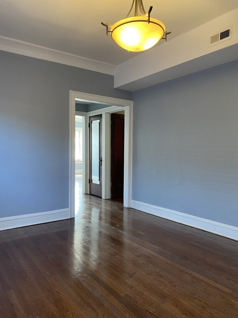 8042 S Hermitage Avenue - Photo 10