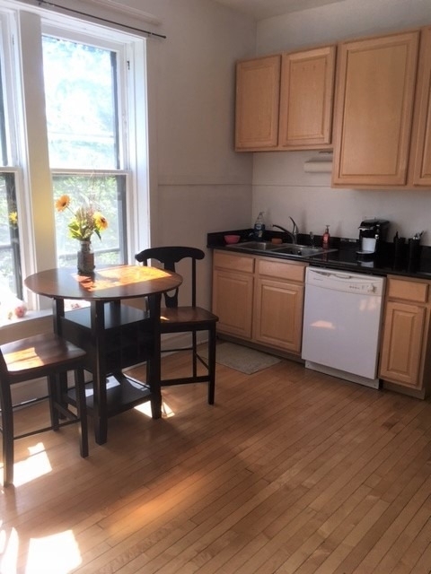 2906 N Greenview Avenue - Photo 6