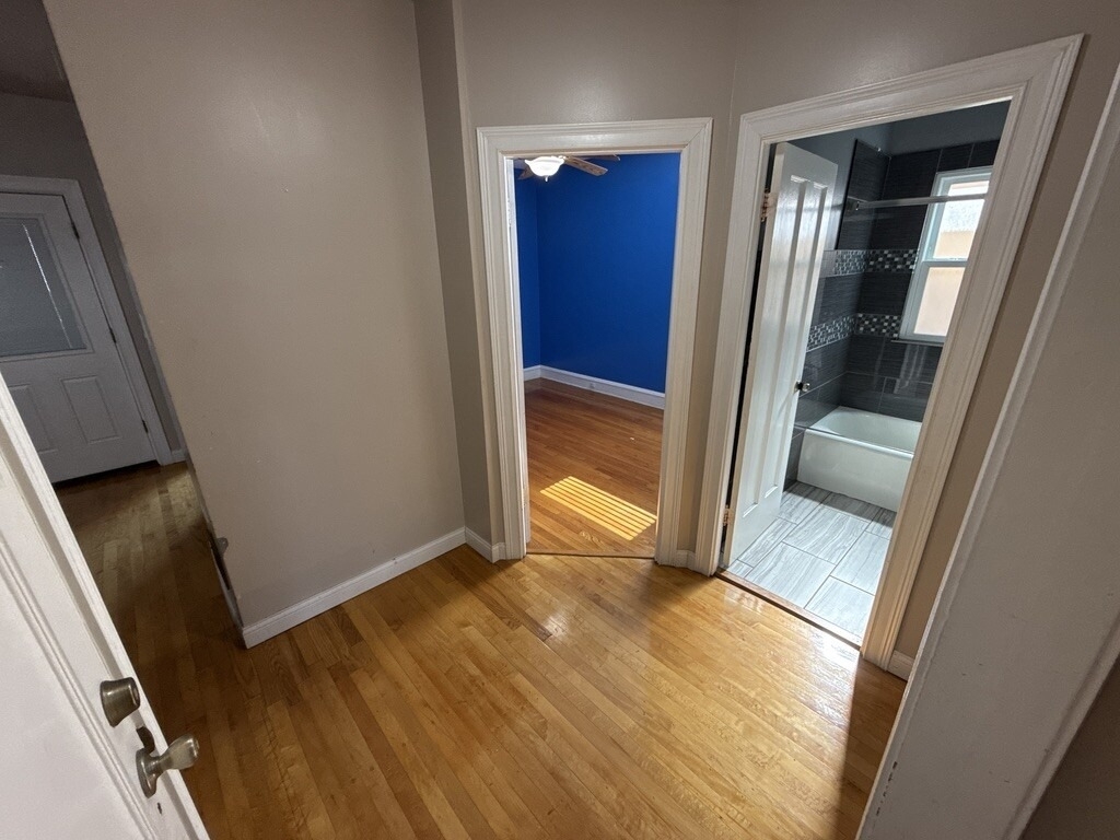 5327 W Wolfram Street - Photo 7
