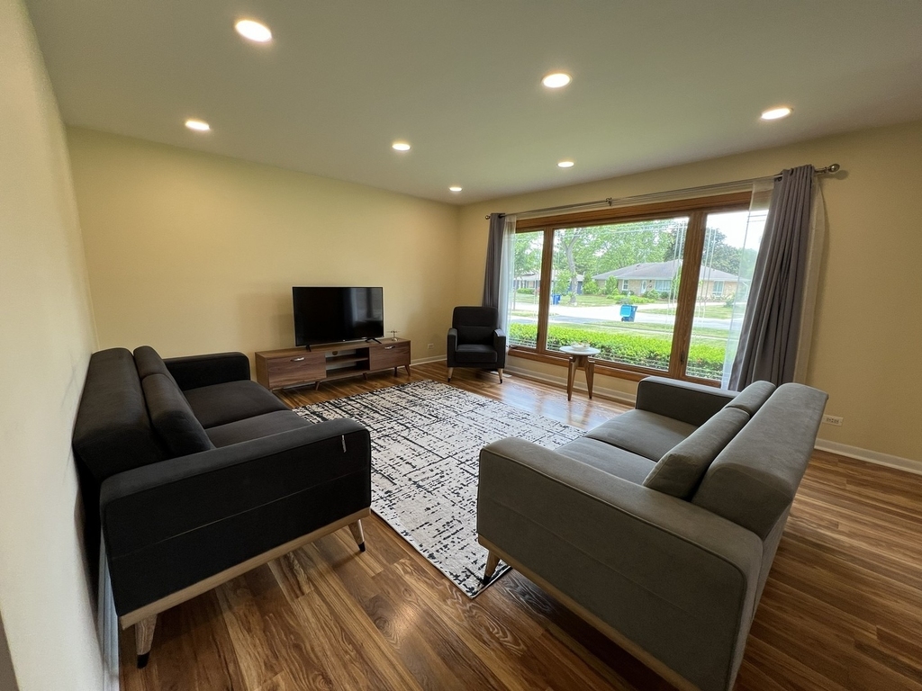1431 E Emmerson Lane - Photo 3