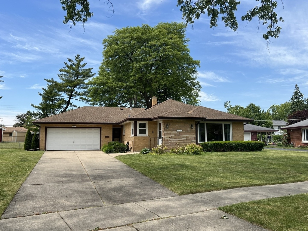 1431 E Emmerson Lane - Photo 0