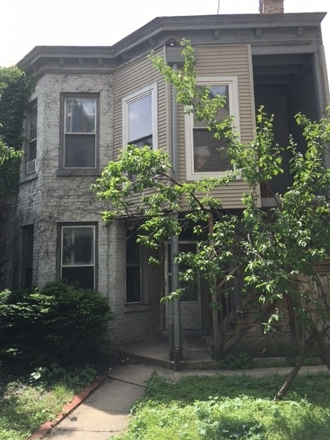 3246 N Seminary Avenue - Photo 1