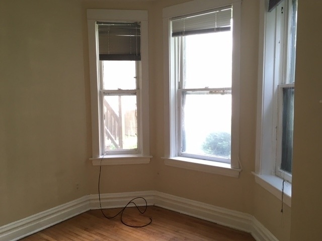 3246 N Seminary Avenue - Photo 5