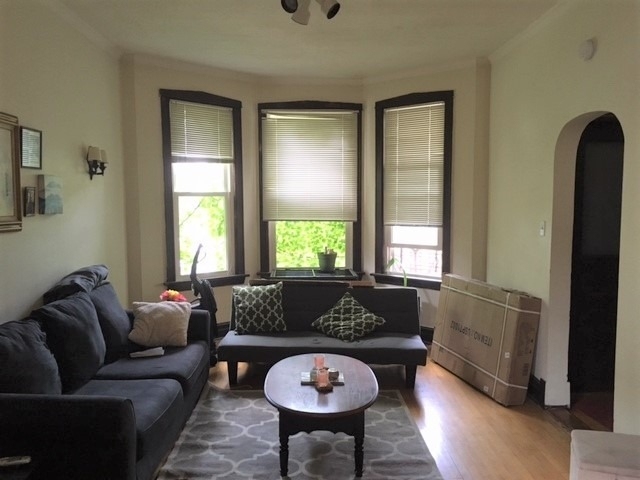 1911 W Eddy Street - Photo 1