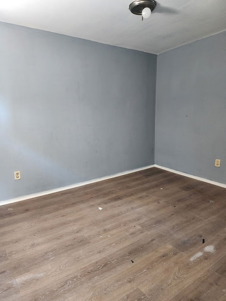 2700 W 24th Street - Photo 2