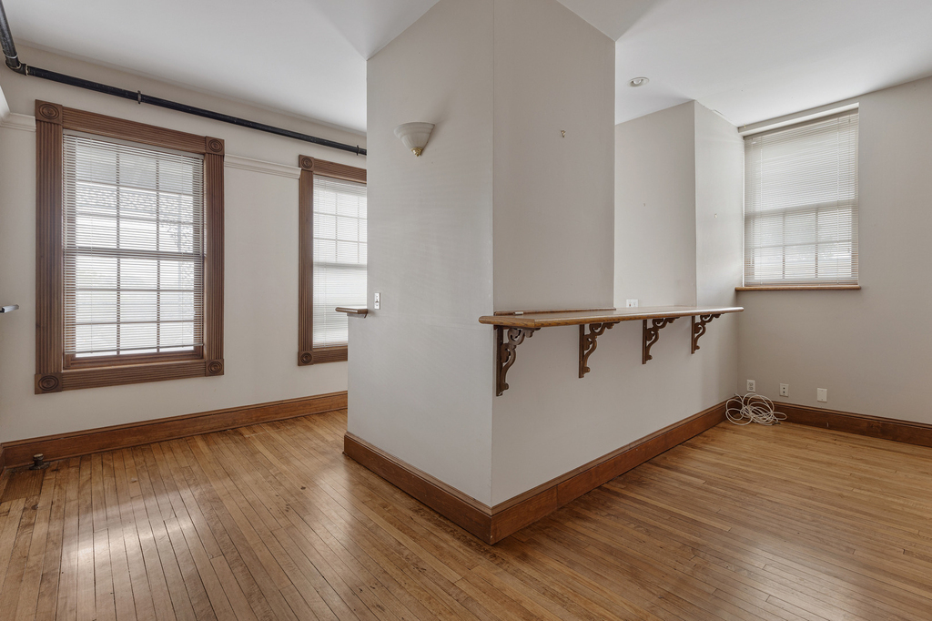 222 W Main Street - Photo 5