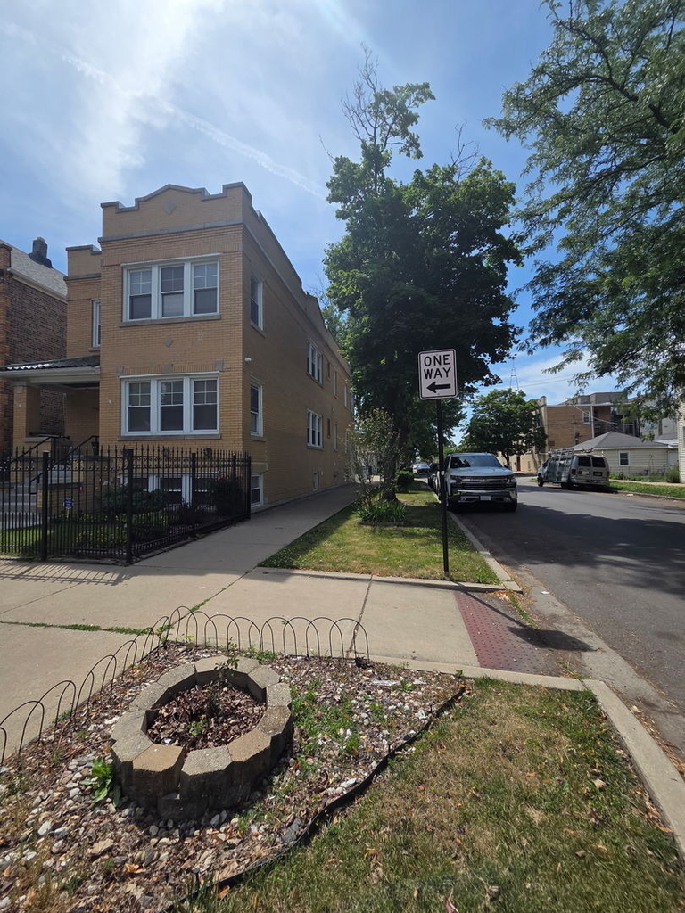 2252 N Mason Avenue - Photo 0