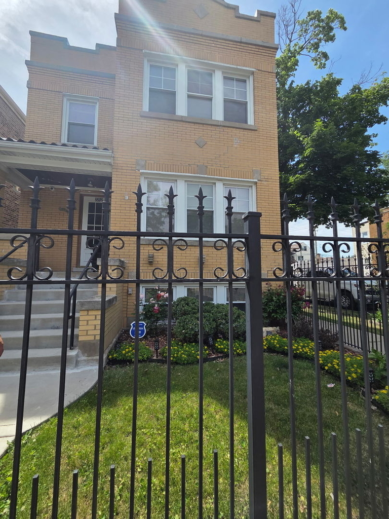 2252 N Mason Avenue - Photo 1