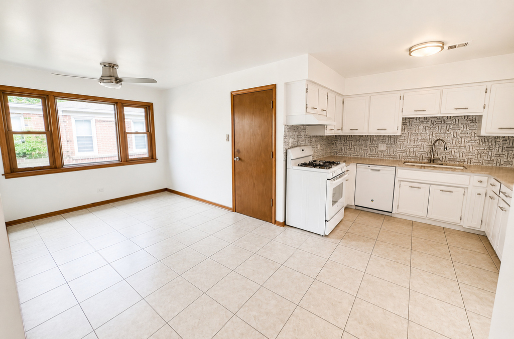 8440 W Windsor Avenue - Photo 2