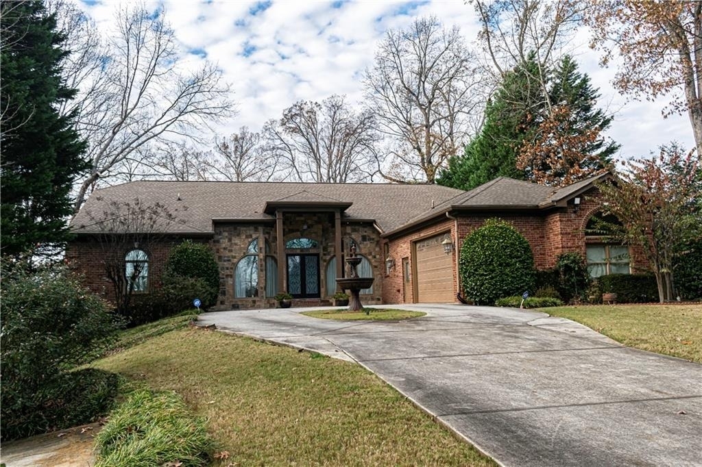 2050 Oak Grove Road Ne - Photo 0