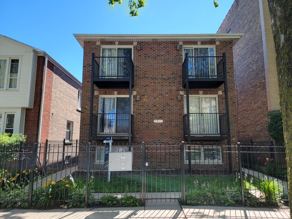 7411 N Claremont Avenue - Photo 24