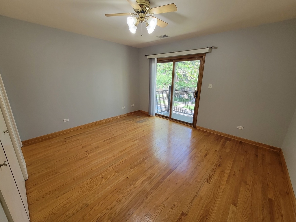 7411 N Claremont Avenue - Photo 1