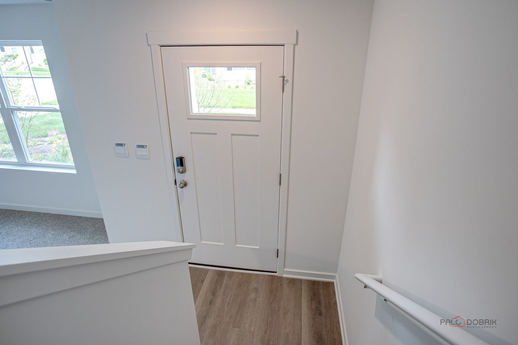 541 Yosemite Way - Photo 3
