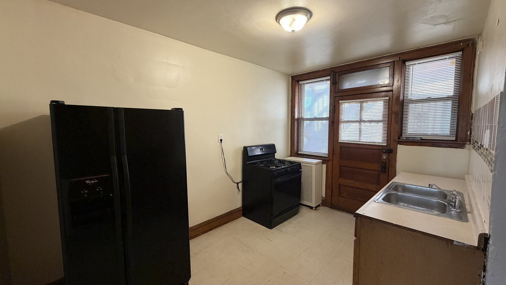 5304 W Potomac Avenue - Photo 8