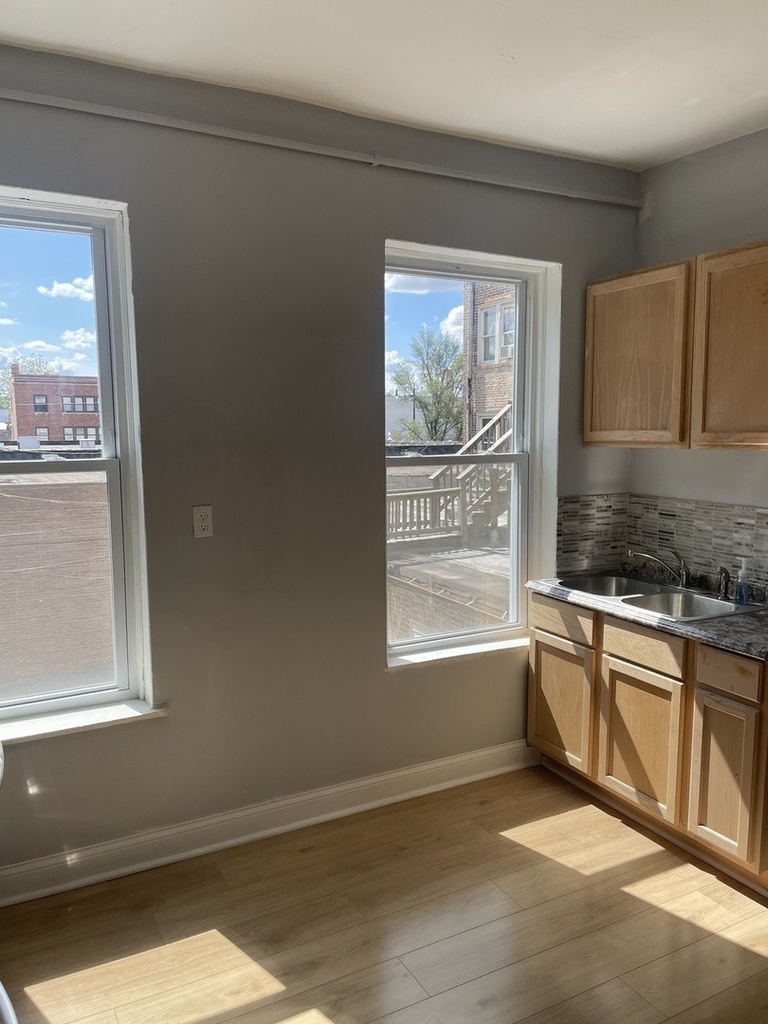 451 E 111th Street - Photo 12