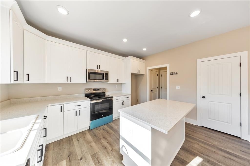 336 Nobleman Way - Photo 1