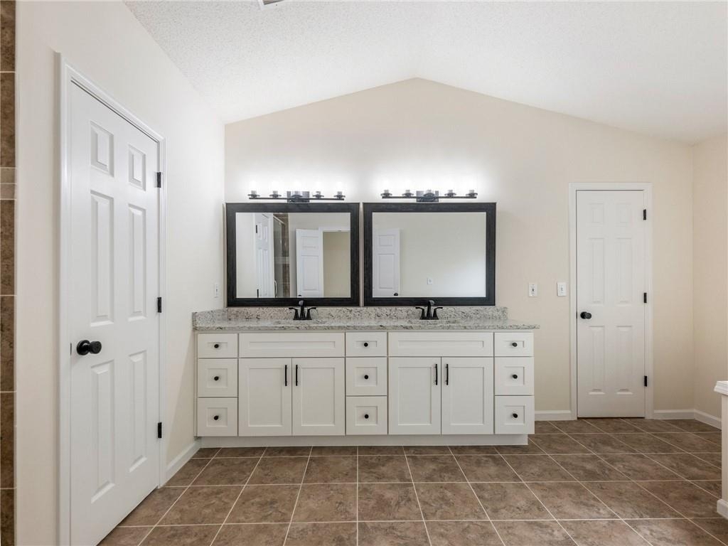 10100 Barston Court - Photo 17