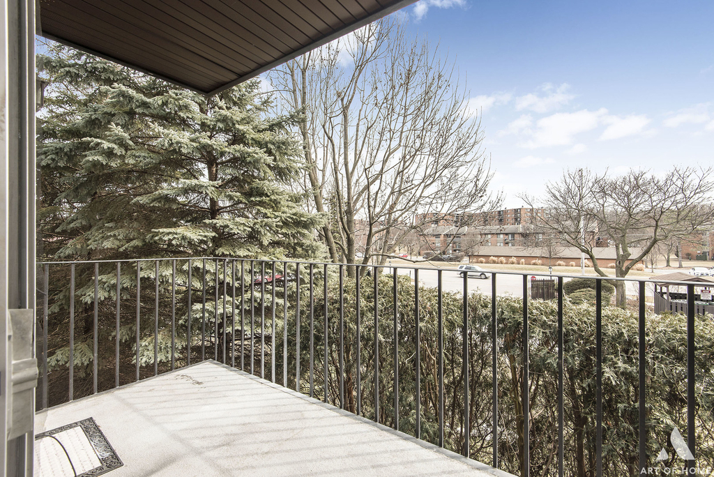 1049 W Ogden Avenue - Photo 18