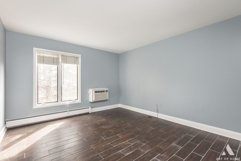 1049 W Ogden Avenue - Photo 13