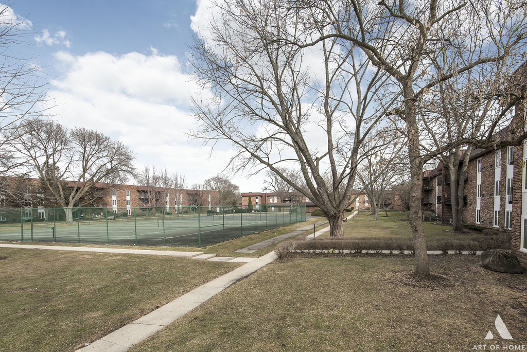 1049 W Ogden Avenue - Photo 24