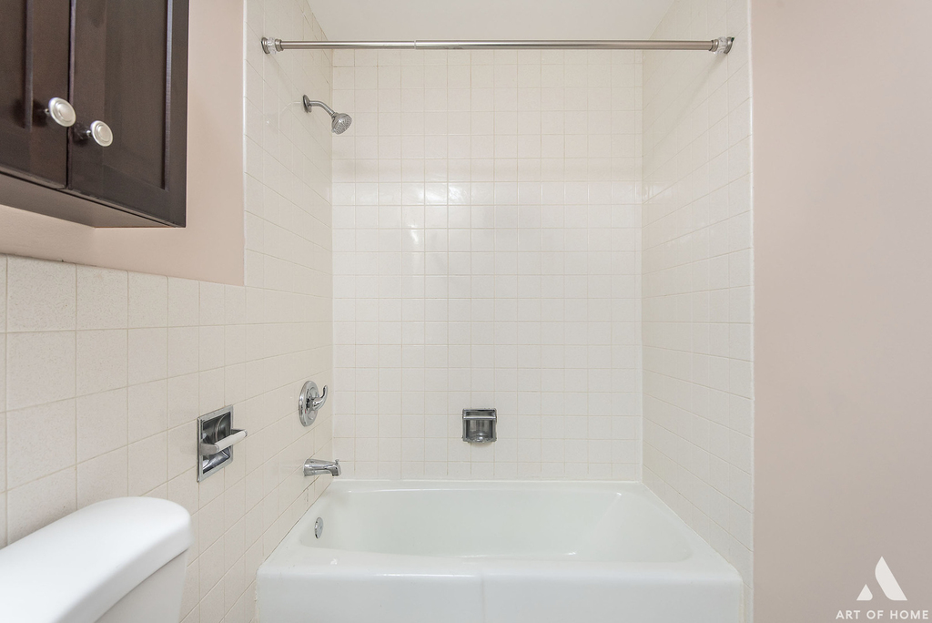 1049 W Ogden Avenue - Photo 16