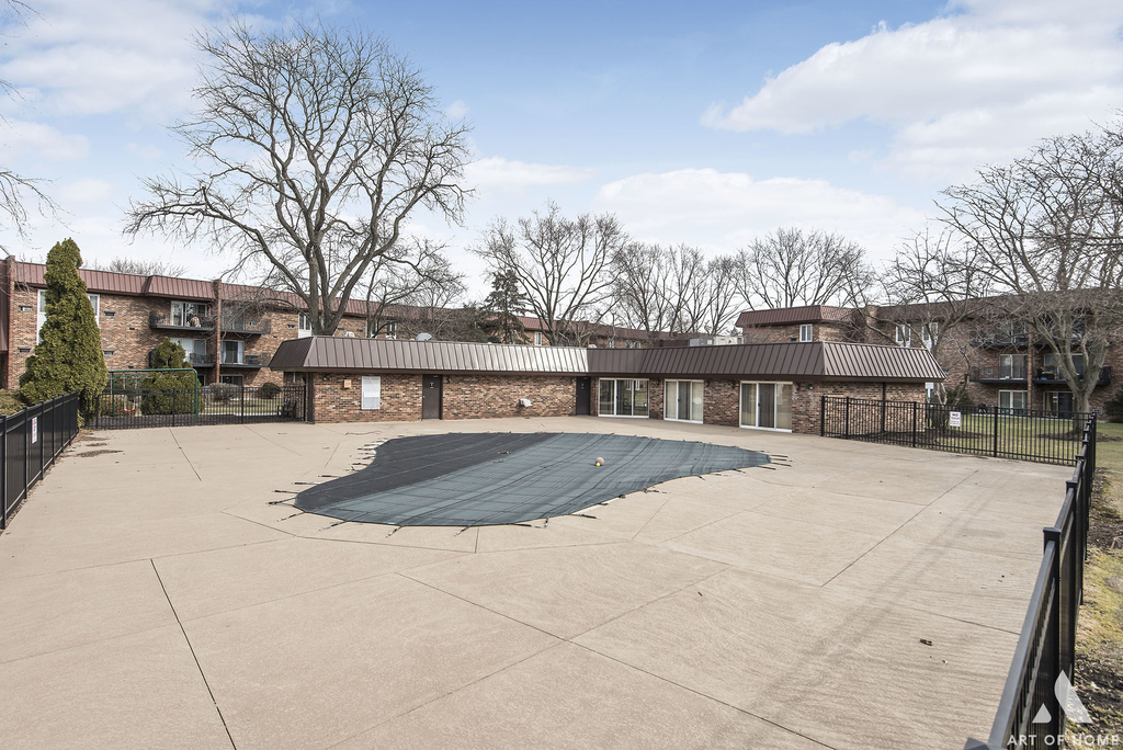 1049 W Ogden Avenue - Photo 22