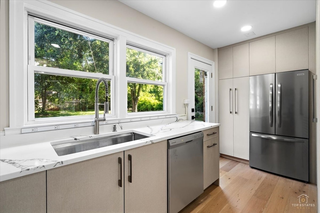 463 Longfellow Avenue - Photo 11