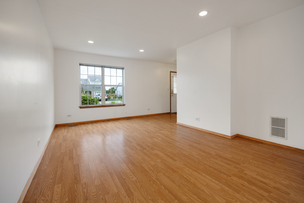1127 Ashbrook Drive - Photo 3