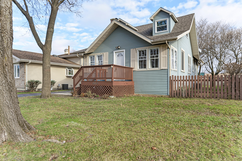 4915 Edward Avenue - Photo 1
