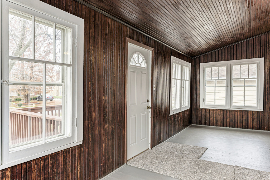 4915 Edward Avenue - Photo 4