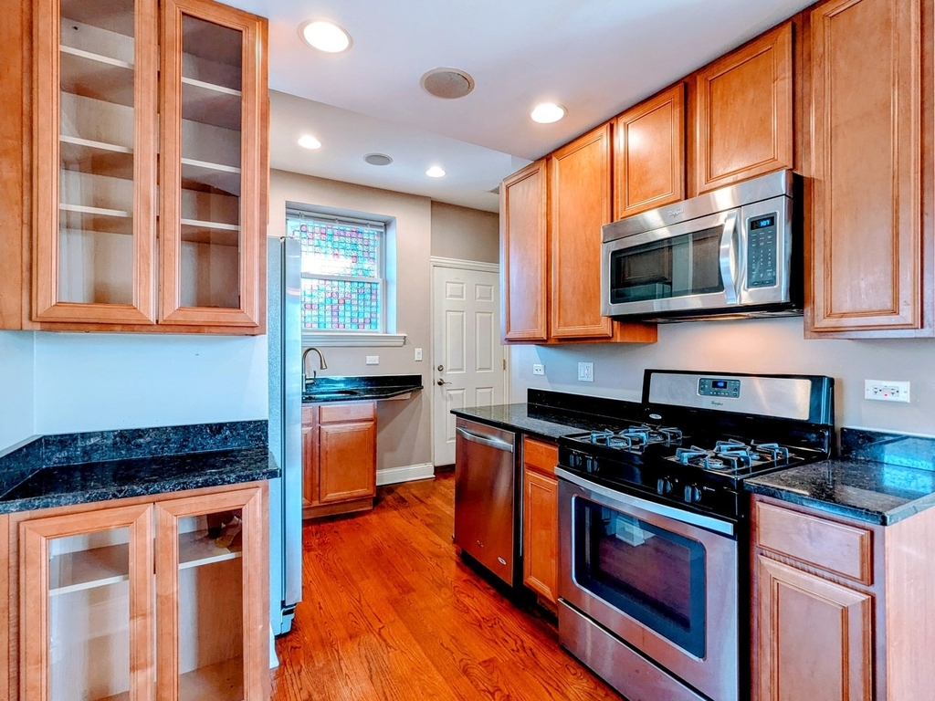 6146 N Ravenswood Avenue - Photo 9