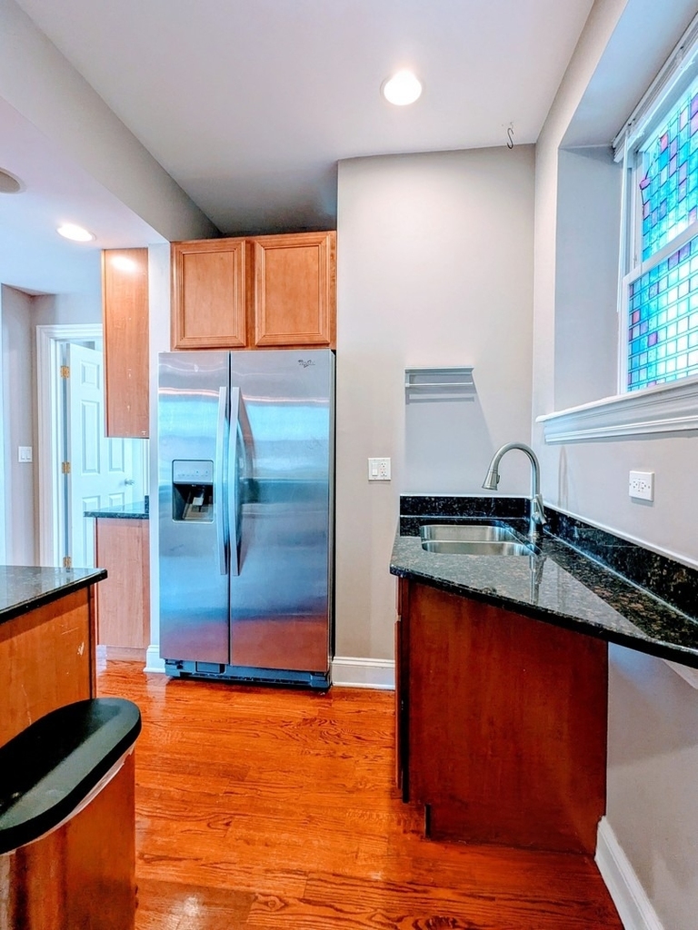 6146 N Ravenswood Avenue - Photo 10